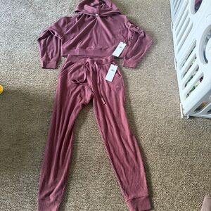 NWT ALO YOGA Muse Set Burgundy Truffle: Muse Hoodie and Sweatpant